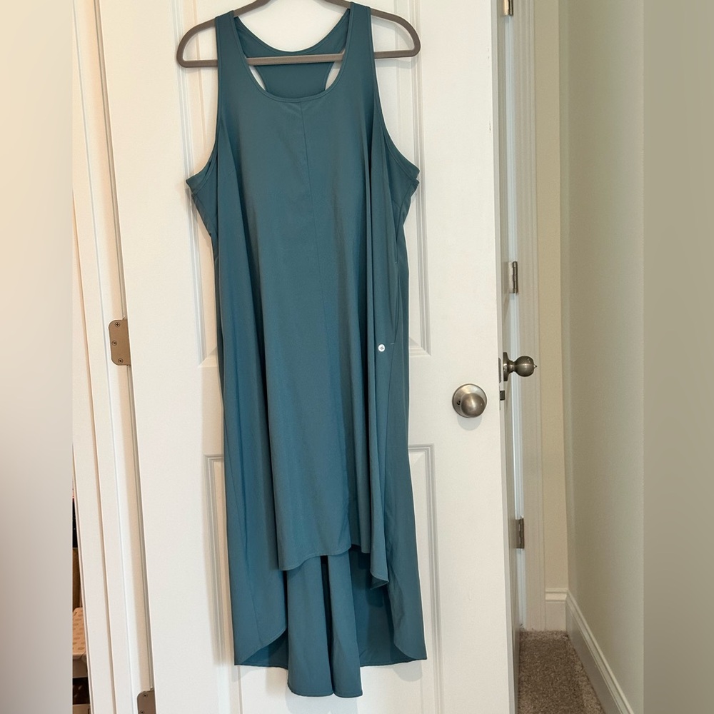 HALARA Blue Race Back Dress Size XL Built in Sports Bra EUC